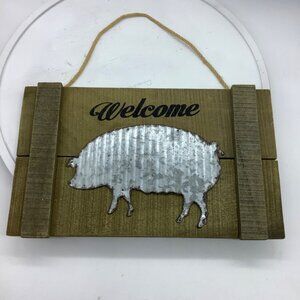 Rustic Wooden Welcome Sign Galvanized Metal Pig Design & Rope Hanger 12”x7”